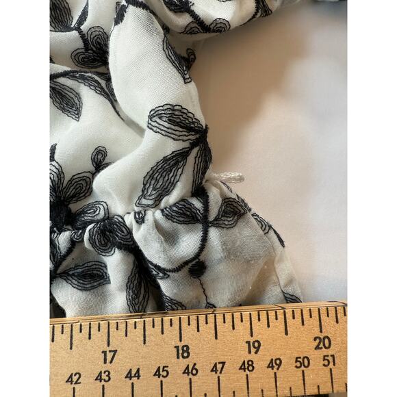 DRAPER JAMES Puff Sleeve Floral Embroidered Mini White Black Scalloped Hem Sz M - Picture 9 of 16